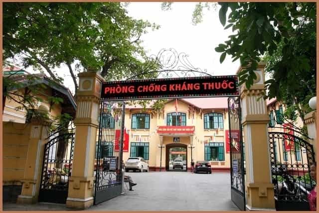 Bệnh viện Việt Đức ở số 40 Tràng Thi - Hà Nội